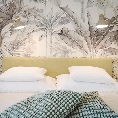 Flat By Grazrentals With Garden View & Parking Included