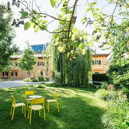 Flat By Grazrentals With Garden View & Parking Included * Грац